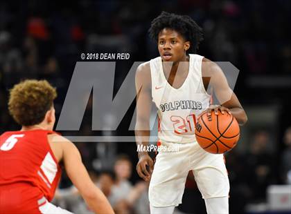 Thumbnail 2 in Mater Dei vs. Whitney Young (Chicago Elite Classic) photogallery.