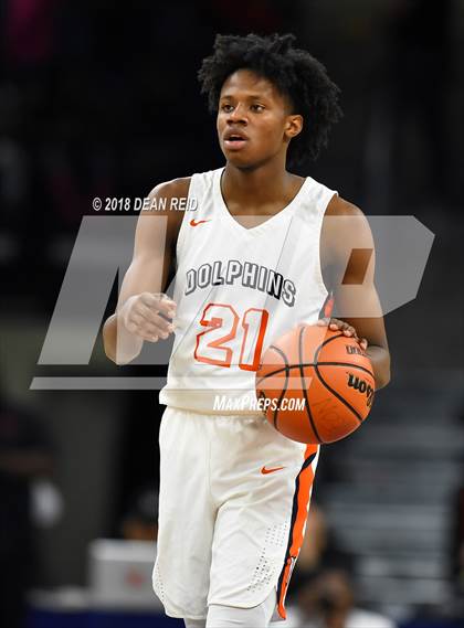 Thumbnail 2 in Mater Dei vs. Whitney Young (Chicago Elite Classic) photogallery.