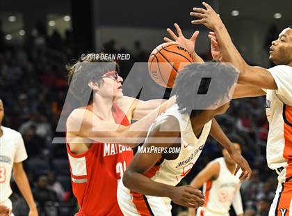 Thumbnail 3 in Mater Dei vs. Whitney Young (Chicago Elite Classic) photogallery.