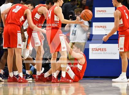 Thumbnail 2 in Mater Dei vs. Whitney Young (Chicago Elite Classic) photogallery.