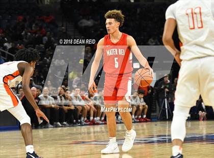 Thumbnail 1 in Mater Dei vs. Whitney Young (Chicago Elite Classic) photogallery.