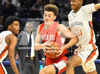 Thumbnail 2 in Mater Dei vs. Whitney Young (Chicago Elite Classic) photogallery.
