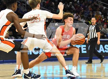 Thumbnail 3 in Mater Dei vs. Whitney Young (Chicago Elite Classic) photogallery.