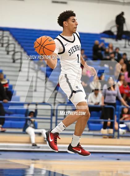 Thumbnail 1 in  St. Pius X-St. Matthias Academy vs. Sierra Canyon (Elite Invitational) photogallery.