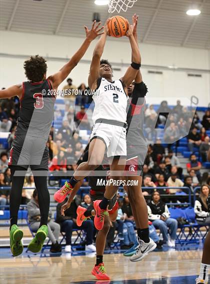 Thumbnail 2 in  St. Pius X-St. Matthias Academy vs. Sierra Canyon (Elite Invitational) photogallery.