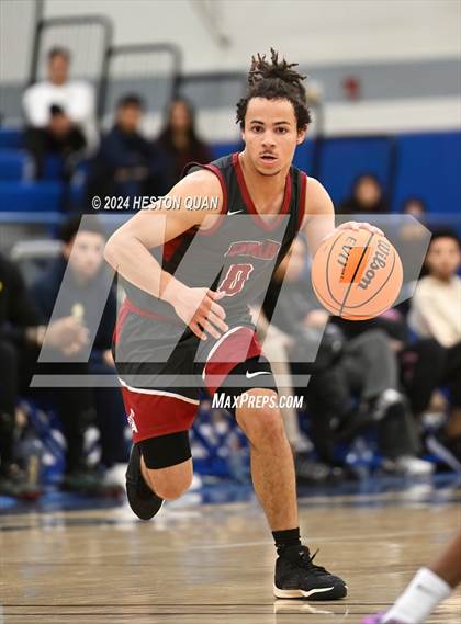 Thumbnail 1 in  St. Pius X-St. Matthias Academy vs. Sierra Canyon (Elite Invitational) photogallery.