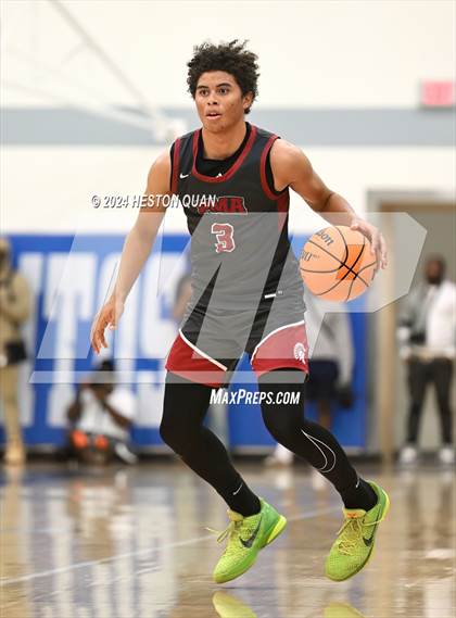Thumbnail 2 in  St. Pius X-St. Matthias Academy vs. Sierra Canyon (Elite Invitational) photogallery.