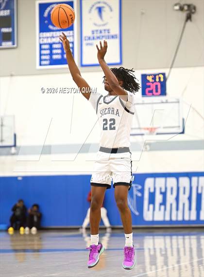 Thumbnail 2 in  St. Pius X-St. Matthias Academy vs. Sierra Canyon (Elite Invitational) photogallery.