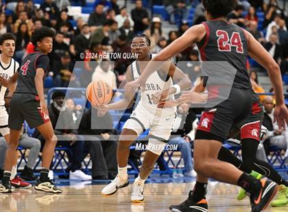 Thumbnail 2 in  St. Pius X-St. Matthias Academy vs. Sierra Canyon (Elite Invitational) photogallery.