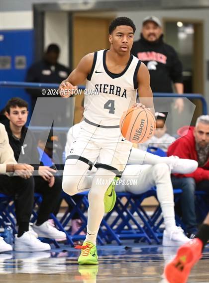 Thumbnail 1 in  St. Pius X-St. Matthias Academy vs. Sierra Canyon (Elite Invitational) photogallery.