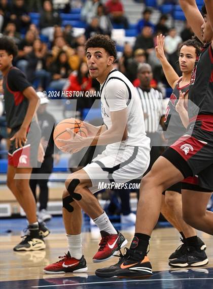 Thumbnail 3 in  St. Pius X-St. Matthias Academy vs. Sierra Canyon (Elite Invitational) photogallery.