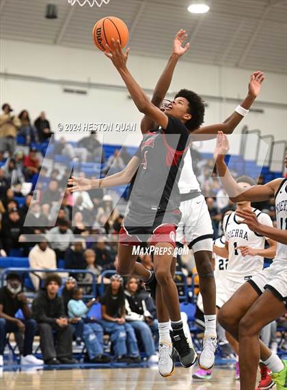 Thumbnail 1 in  St. Pius X-St. Matthias Academy vs. Sierra Canyon (Elite Invitational) photogallery.
