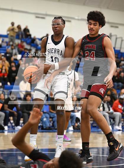 Thumbnail 3 in  St. Pius X-St. Matthias Academy vs. Sierra Canyon (Elite Invitational) photogallery.