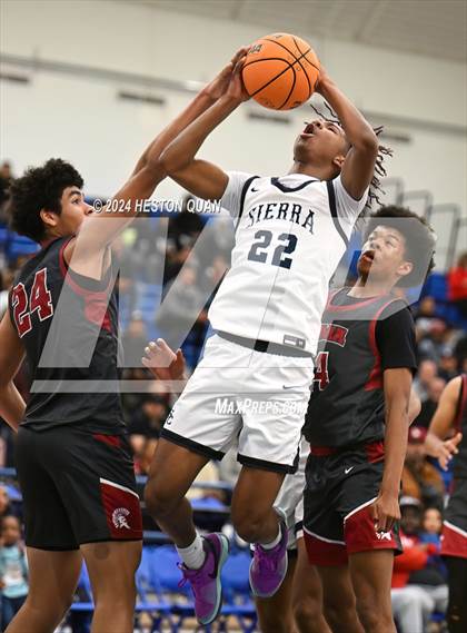 Thumbnail 1 in  St. Pius X-St. Matthias Academy vs. Sierra Canyon (Elite Invitational) photogallery.