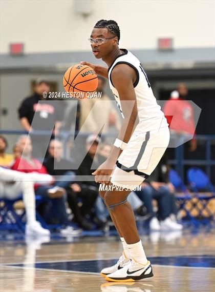 Thumbnail 3 in  St. Pius X-St. Matthias Academy vs. Sierra Canyon (Elite Invitational) photogallery.