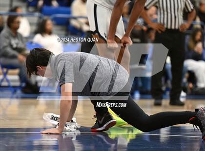 Thumbnail 3 in  St. Pius X-St. Matthias Academy vs. Sierra Canyon (Elite Invitational) photogallery.