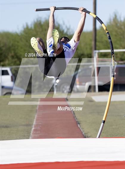 Thumbnail 3 in Corning Invitational photogallery.