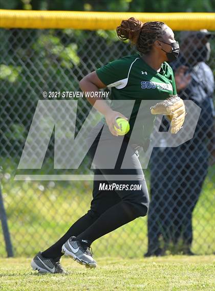 Thumbnail 2 in Enloe @ Southeast Raleigh photogallery.