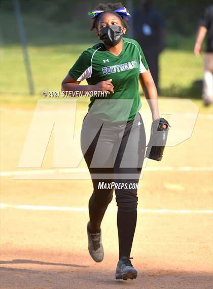 Thumbnail 1 in Enloe @ Southeast Raleigh photogallery.