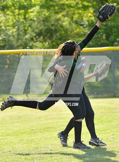 Thumbnail 1 in Enloe @ Southeast Raleigh photogallery.