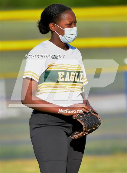 Thumbnail 2 in Enloe @ Southeast Raleigh photogallery.