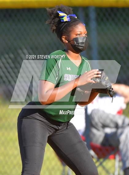 Thumbnail 2 in Enloe @ Southeast Raleigh photogallery.