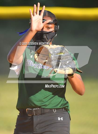 Thumbnail 1 in Enloe @ Southeast Raleigh photogallery.
