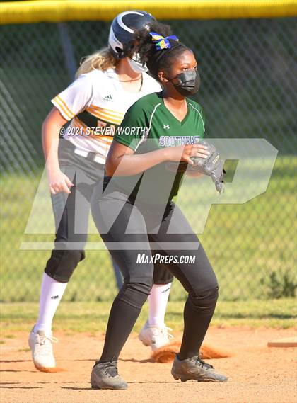 Thumbnail 3 in Enloe @ Southeast Raleigh photogallery.