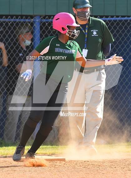 Thumbnail 2 in Enloe @ Southeast Raleigh photogallery.