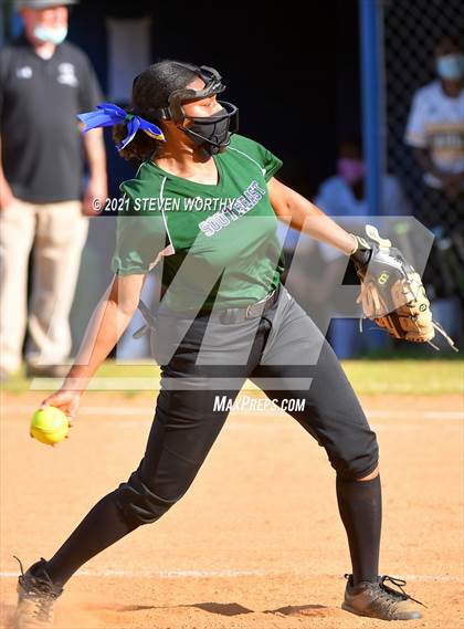 Thumbnail 2 in Enloe @ Southeast Raleigh photogallery.