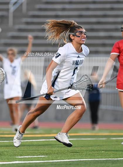 Thumbnail 1 in Valor Christian vs. Regis Jesuit (CHSAA 5A Semi-Final) photogallery.