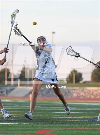Thumbnail 3 in Valor Christian vs. Regis Jesuit (CHSAA 5A Semi-Final) photogallery.