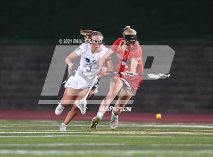 Thumbnail 3 in Valor Christian vs. Regis Jesuit (CHSAA 5A Semi-Final) photogallery.