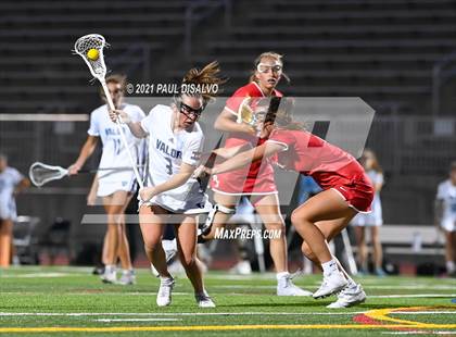 Thumbnail 1 in Valor Christian vs. Regis Jesuit (CHSAA 5A Semi-Final) photogallery.