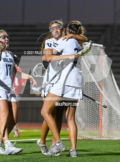 Thumbnail 1 in Valor Christian vs. Regis Jesuit (CHSAA 5A Semi-Final) photogallery.