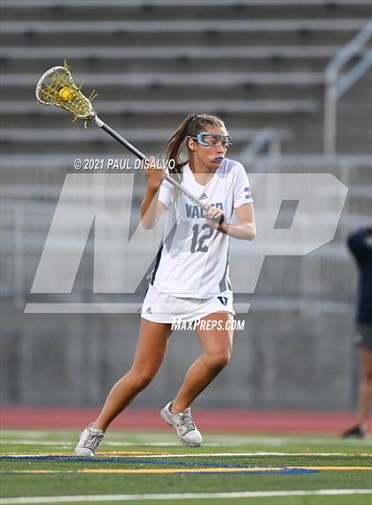 Thumbnail 1 in Valor Christian vs. Regis Jesuit (CHSAA 5A Semi-Final) photogallery.