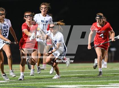 Thumbnail 2 in Valor Christian vs. Regis Jesuit (CHSAA 5A Semi-Final) photogallery.