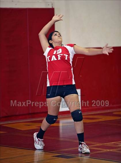 Thumbnail 1 in Sylmar @ Taft photogallery.