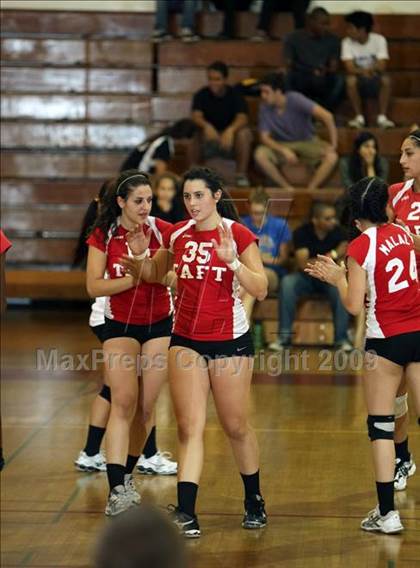 Thumbnail 2 in Sylmar @ Taft photogallery.