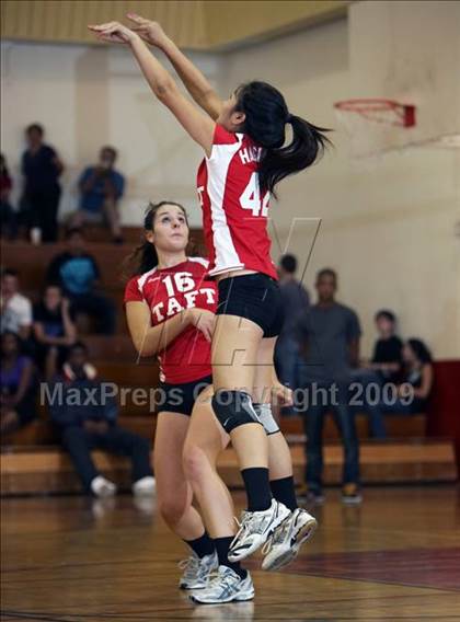 Thumbnail 2 in Sylmar @ Taft photogallery.