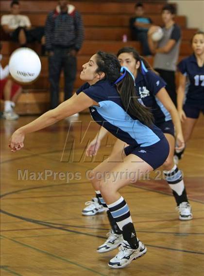 Thumbnail 2 in Sylmar @ Taft photogallery.