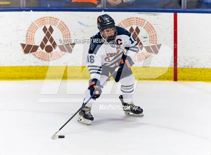 Thumbnail 3 in Powers Catholic vs  University of Detroit Jesuit (MHSAA Division 2 State Semifinal) photogallery.