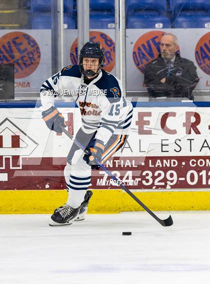 Thumbnail 3 in Powers Catholic vs  University of Detroit Jesuit (MHSAA Division 2 State Semifinal) photogallery.