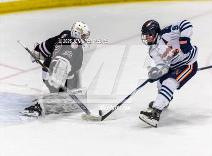 Thumbnail 3 in Powers Catholic vs  University of Detroit Jesuit (MHSAA Division 2 State Semifinal) photogallery.