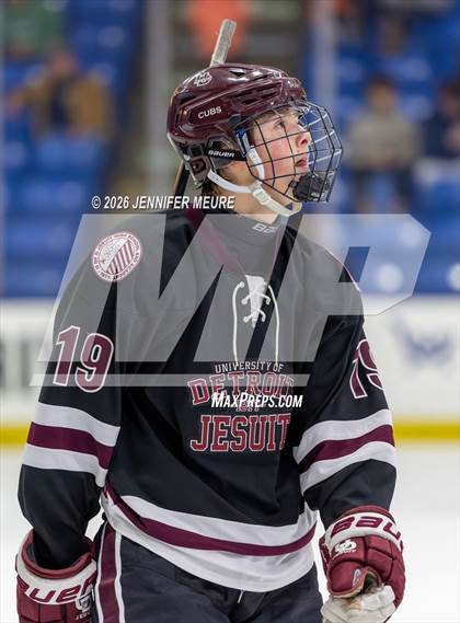 Thumbnail 3 in Powers Catholic vs  University of Detroit Jesuit (MHSAA Division 2 State Semifinal) photogallery.