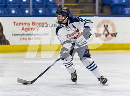 Thumbnail 2 in Powers Catholic vs  University of Detroit Jesuit (MHSAA Division 2 State Semifinal) photogallery.