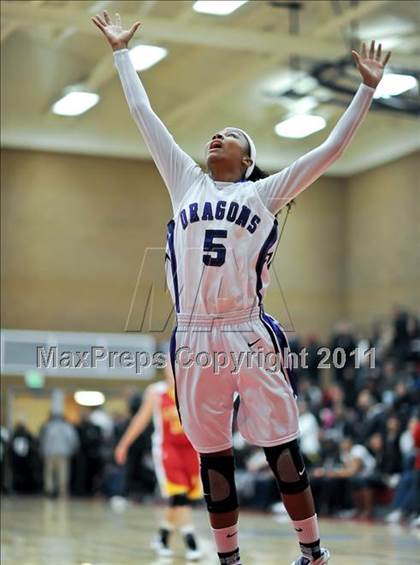 Thumbnail 2 in St. Francis vs. Sacramento (Common Good Classic) photogallery.