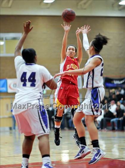 Thumbnail 1 in St. Francis vs. Sacramento (Common Good Classic) photogallery.