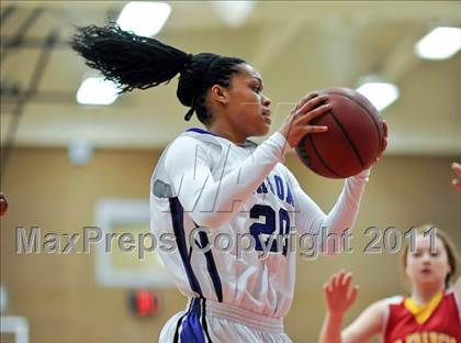 Thumbnail 2 in St. Francis vs. Sacramento (Common Good Classic) photogallery.