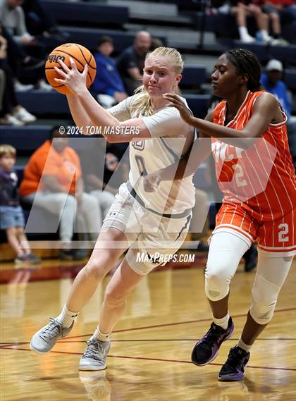 Thumbnail 3 in Oak City Prep @ Providence Day photogallery.